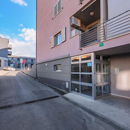 Aureo Apartment Pula Center Zewnętrze zdjęcie
