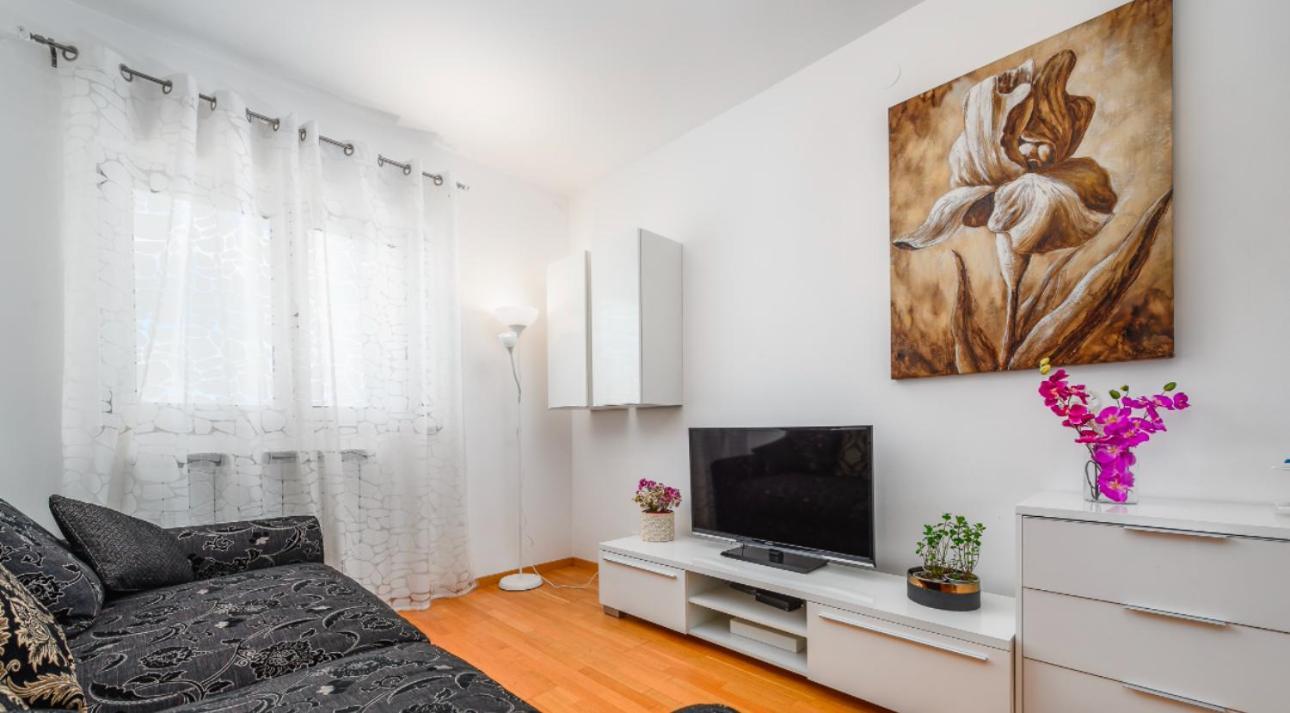 Aureo Apartment Pula Center Zewnętrze zdjęcie